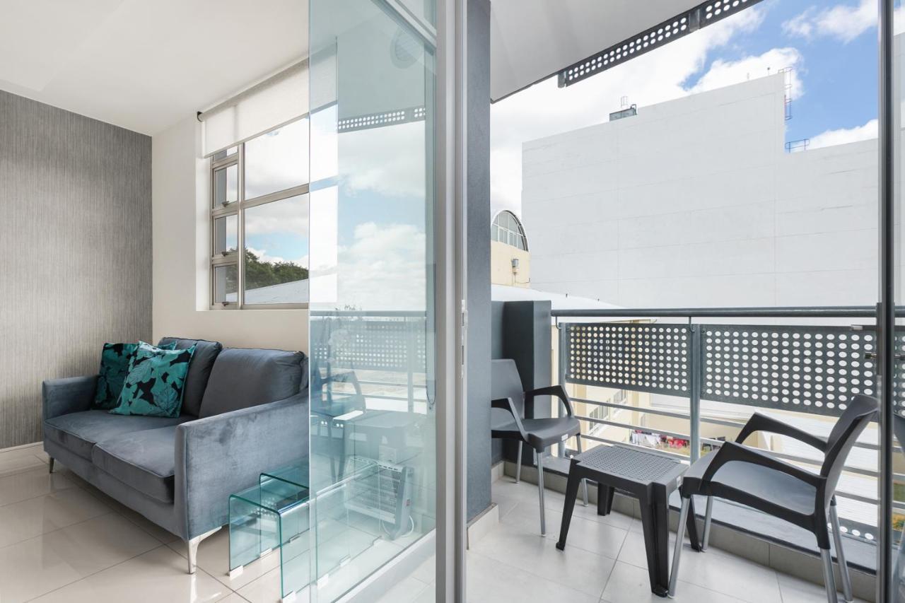 Easy Stay - The Median Rosebank โจฮันเนสเบิร์ก ภายนอก รูปภาพ