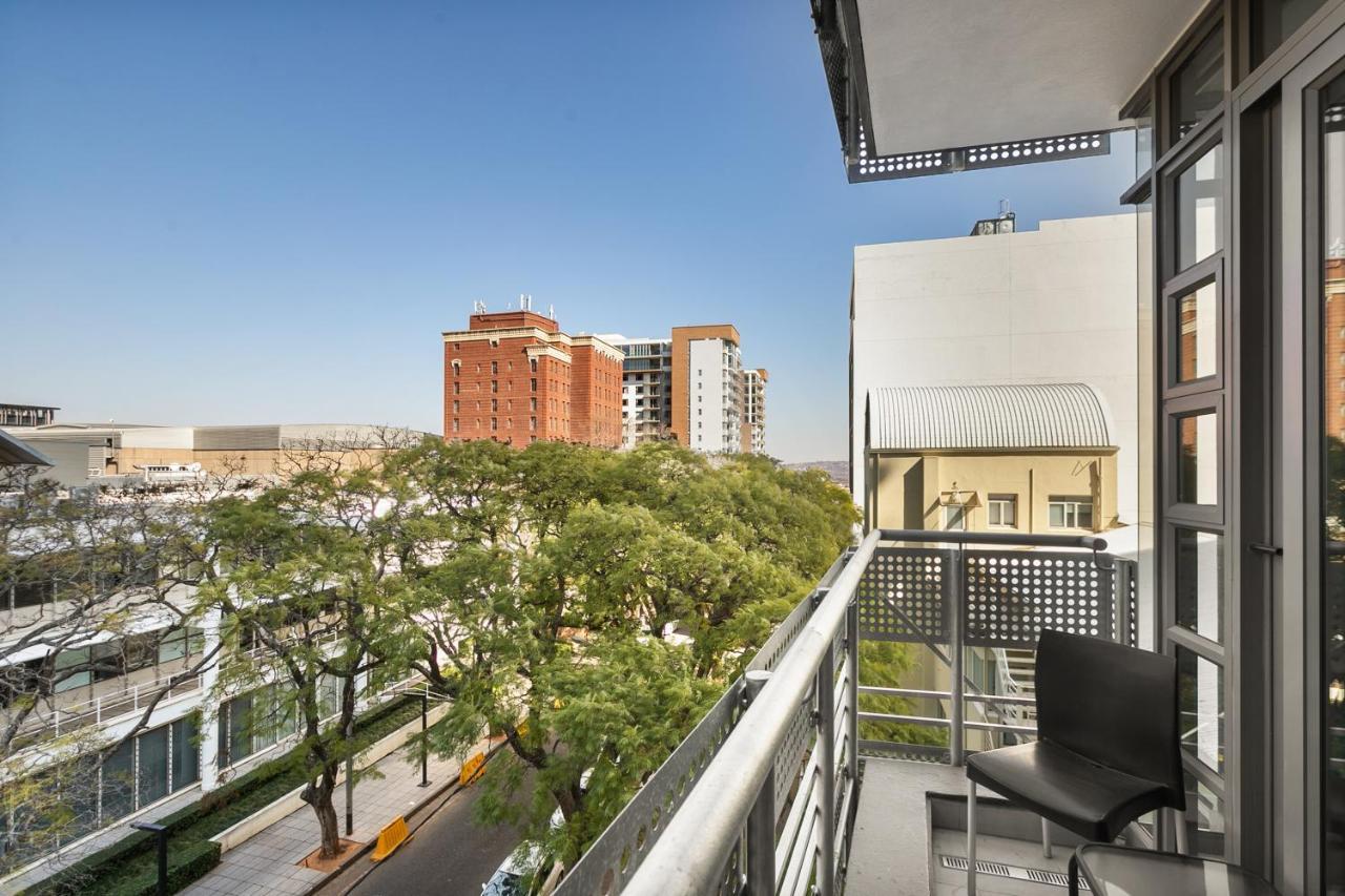 Easy Stay - The Median Rosebank โจฮันเนสเบิร์ก ภายนอก รูปภาพ