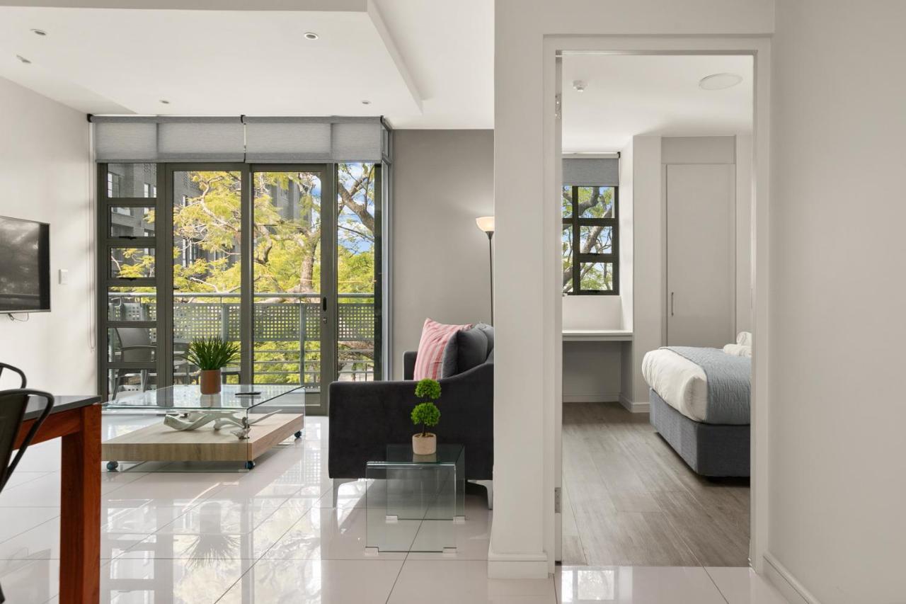 Easy Stay - The Median Rosebank โจฮันเนสเบิร์ก ภายนอก รูปภาพ