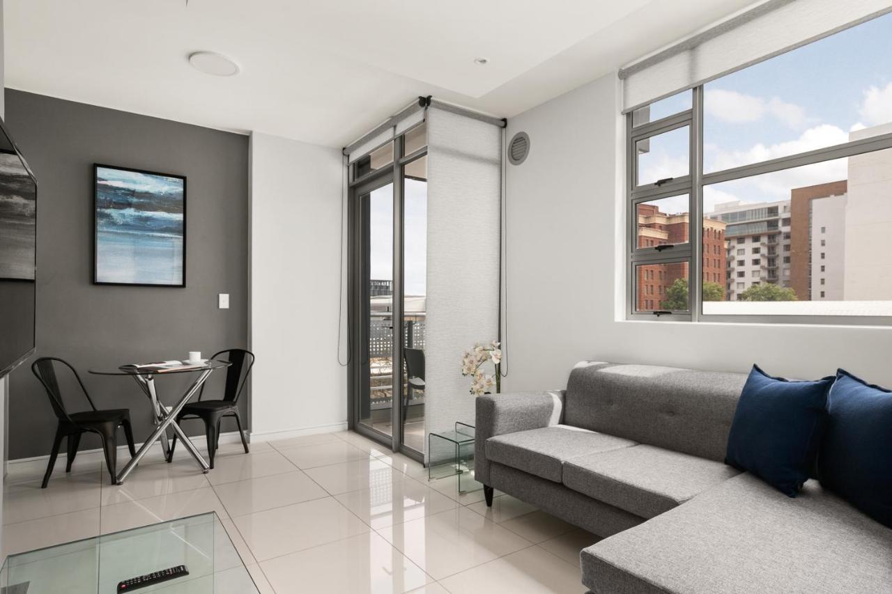 Easy Stay - The Median Rosebank โจฮันเนสเบิร์ก ภายนอก รูปภาพ
